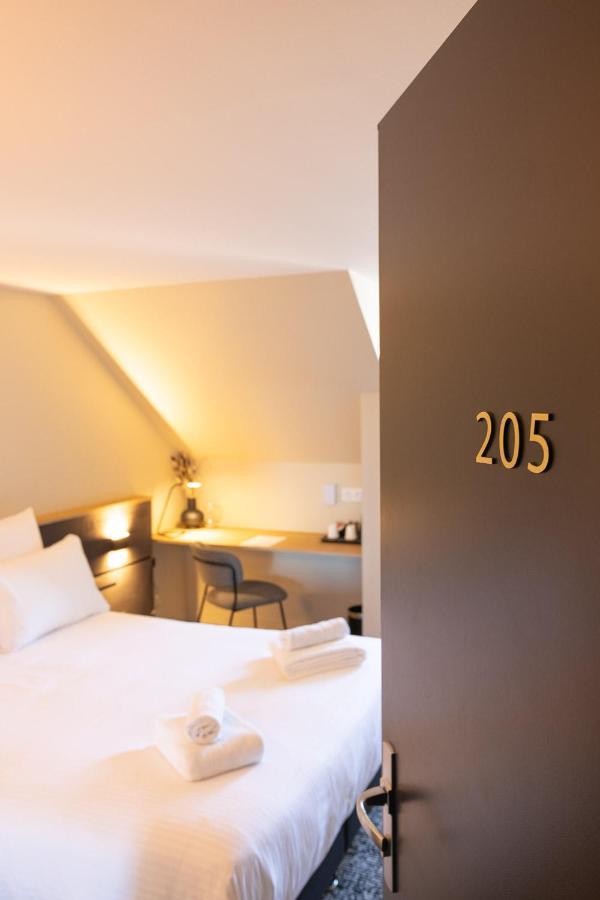 Logis Hotel & Restaurant Le Vert Bocage Franqueville-Saint-Pierre Eksteriør bilde