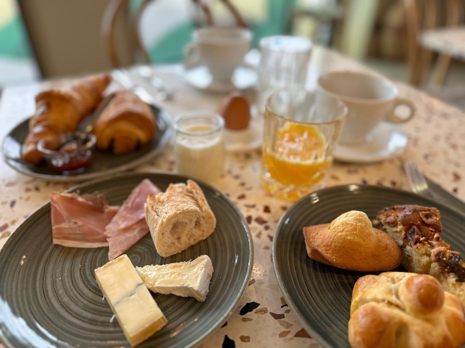 Logis Hotel & Restaurant Le Vert Bocage Franqueville-Saint-Pierre Eksteriør bilde