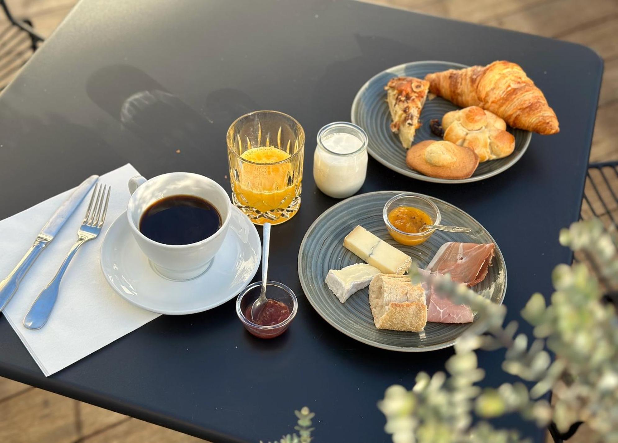 Logis Hotel & Restaurant Le Vert Bocage Franqueville-Saint-Pierre Eksteriør bilde