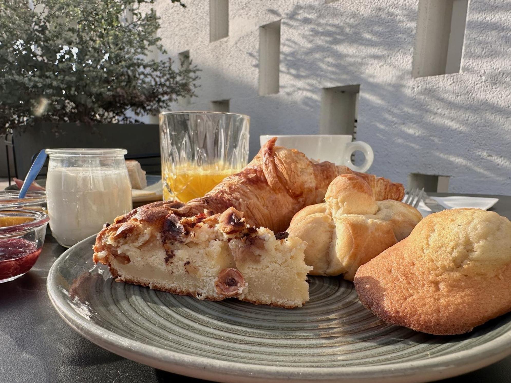 Logis Hotel & Restaurant Le Vert Bocage Franqueville-Saint-Pierre Eksteriør bilde